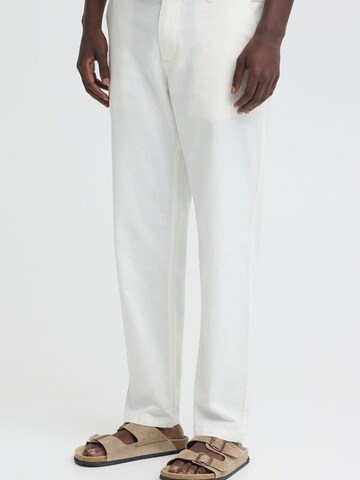 INDICODE JEANS - regular Pantalón chino ' IDPassolo ' en blanco