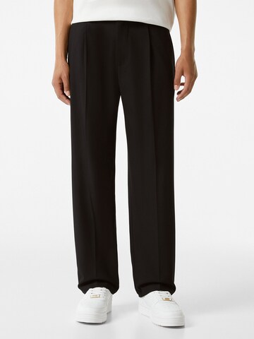 Bershka Loose fit Pleat-Front Pants in Black: front