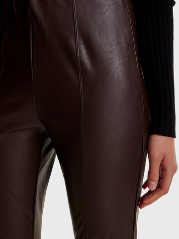 Skinny Leggings 'Teresa' di EDITED in marrone