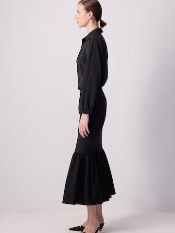 Touche Prive Skirt in Black