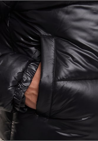 Urban Classics Jacke in Schwarz