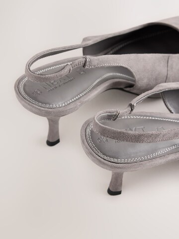 Décolleté sling 'Forever Comfort®' di Next in grigio