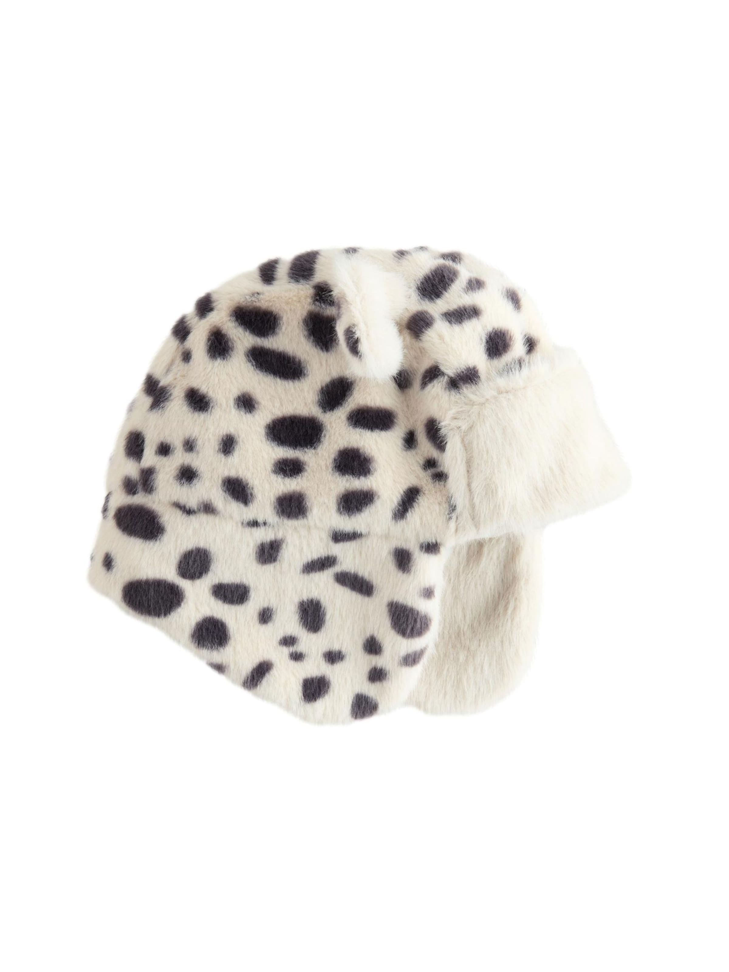 balts Next Cepure: no priekšpuses