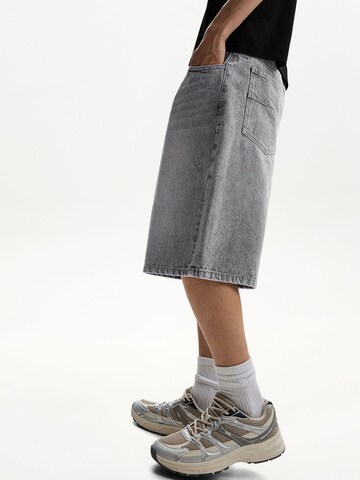 Baggy Jean Bershka en gris