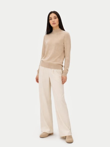 Pull-over 'Women's Essential Cashmere Mock Neck Sweater' GOBI Cashmere en beige