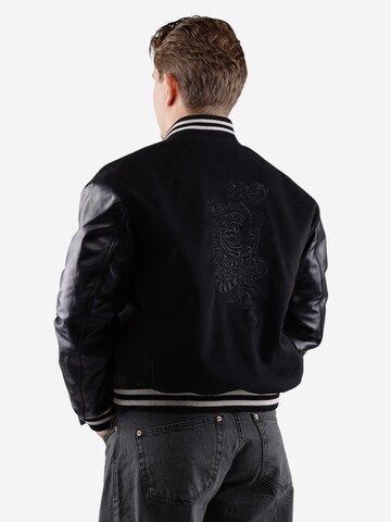 Picaldi Übergangsjacke 'College Tiger' in Schwarz