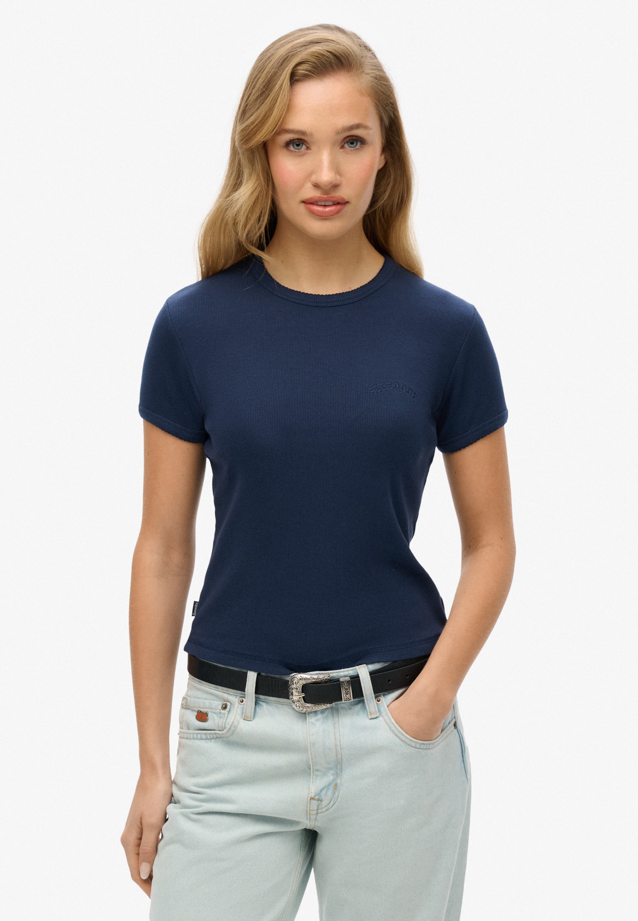 T-shirt Superdry en bleu : devant