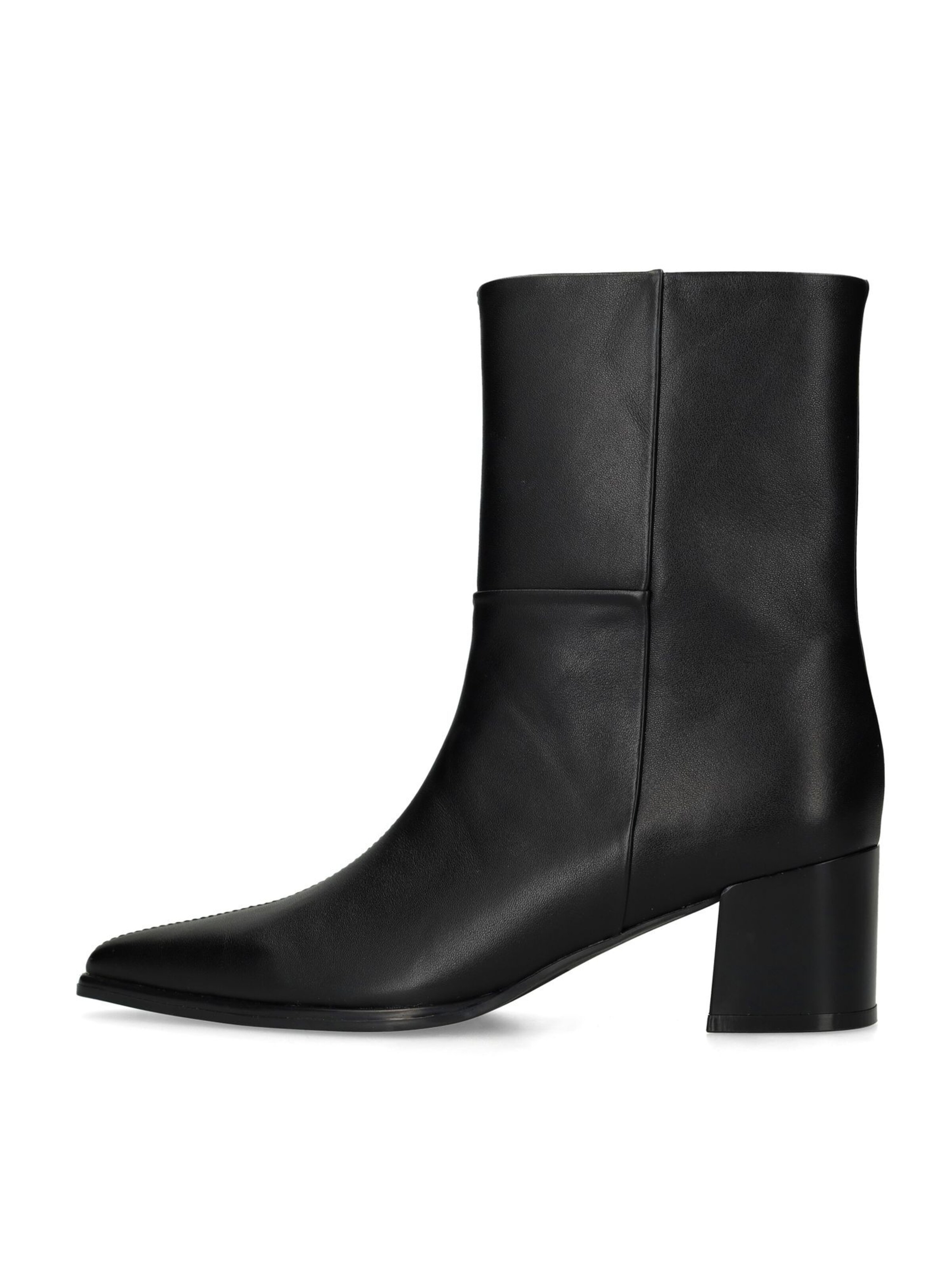 MANFIELD Ankle Boots in Black