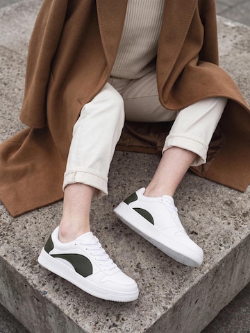 nae Vegan Shoes Tenisky 'DOKA' – zelená