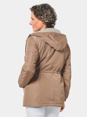 Goldner Jacke in Beige