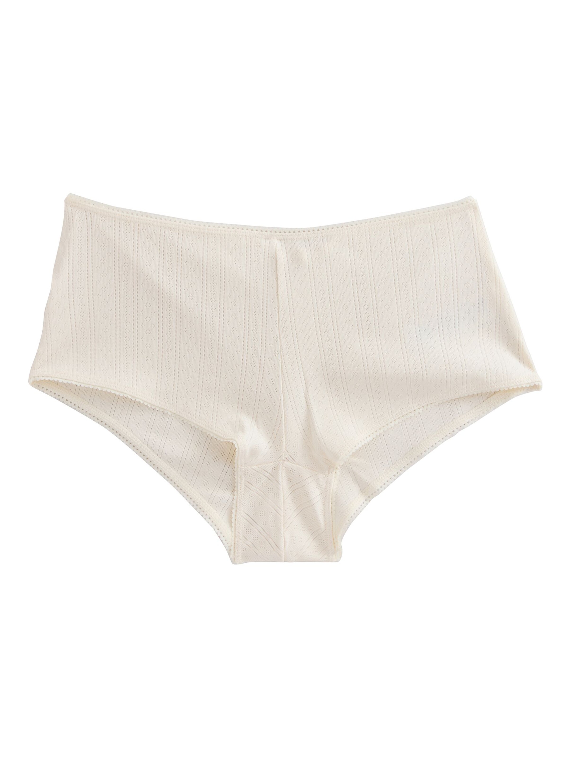 Chiloți de la Next pe bej