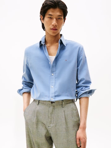 Coupe regular Chemise TOMMY HILFIGER en bleu : devant