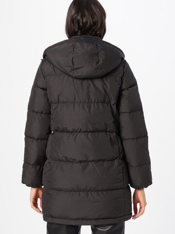 LEVI'S ® Χειμερινό παλτό 'Quinn Mid Down Puffer' σε μαύρο