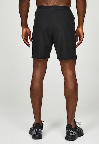 regular Pantaloni sportivi 'Form Woven' di MONTERRAIN in nero