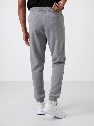 Tommy Life Regular Jogginghose in Grau