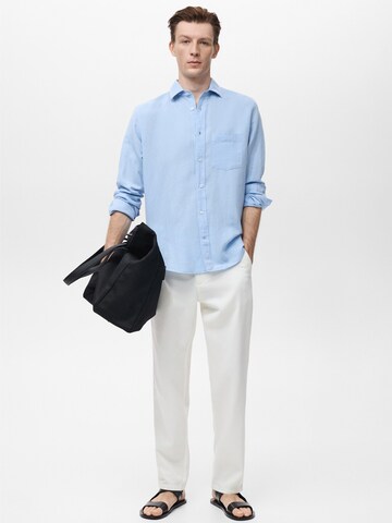 MANGO MAN Regular fit Button Up Shirt 'AVISPA' in Blue