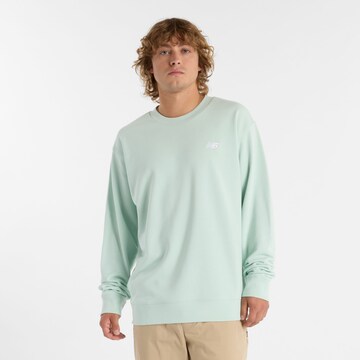 new balance Sweatshirt 'Essentials' in Groen: voorkant