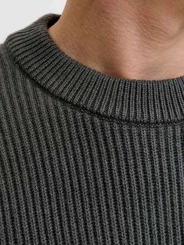 R.D.D. ROYAL DENIM DIVISION Pullover 'RDDWALT' in Grau