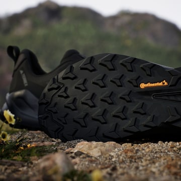 Chaussure basse 'Trailmaker 2' ADIDAS TERREX en noir