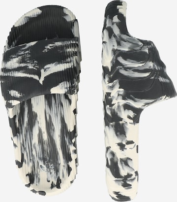 ADIDAS ORIGINALS Pantolette 'Adilette 22' in Grau