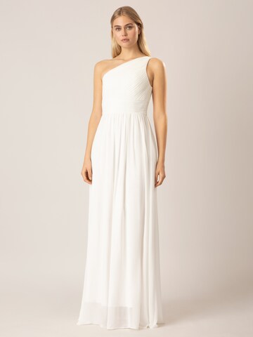 APART Evening Dress in White: front