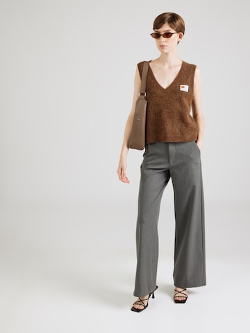 AMERICAN VINTAGE Pulóver 'NENYBAY' - barna