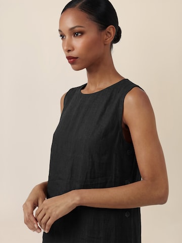 APART Kleid in Schwarz