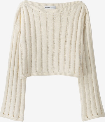 Bershka Sweater in Beige: front