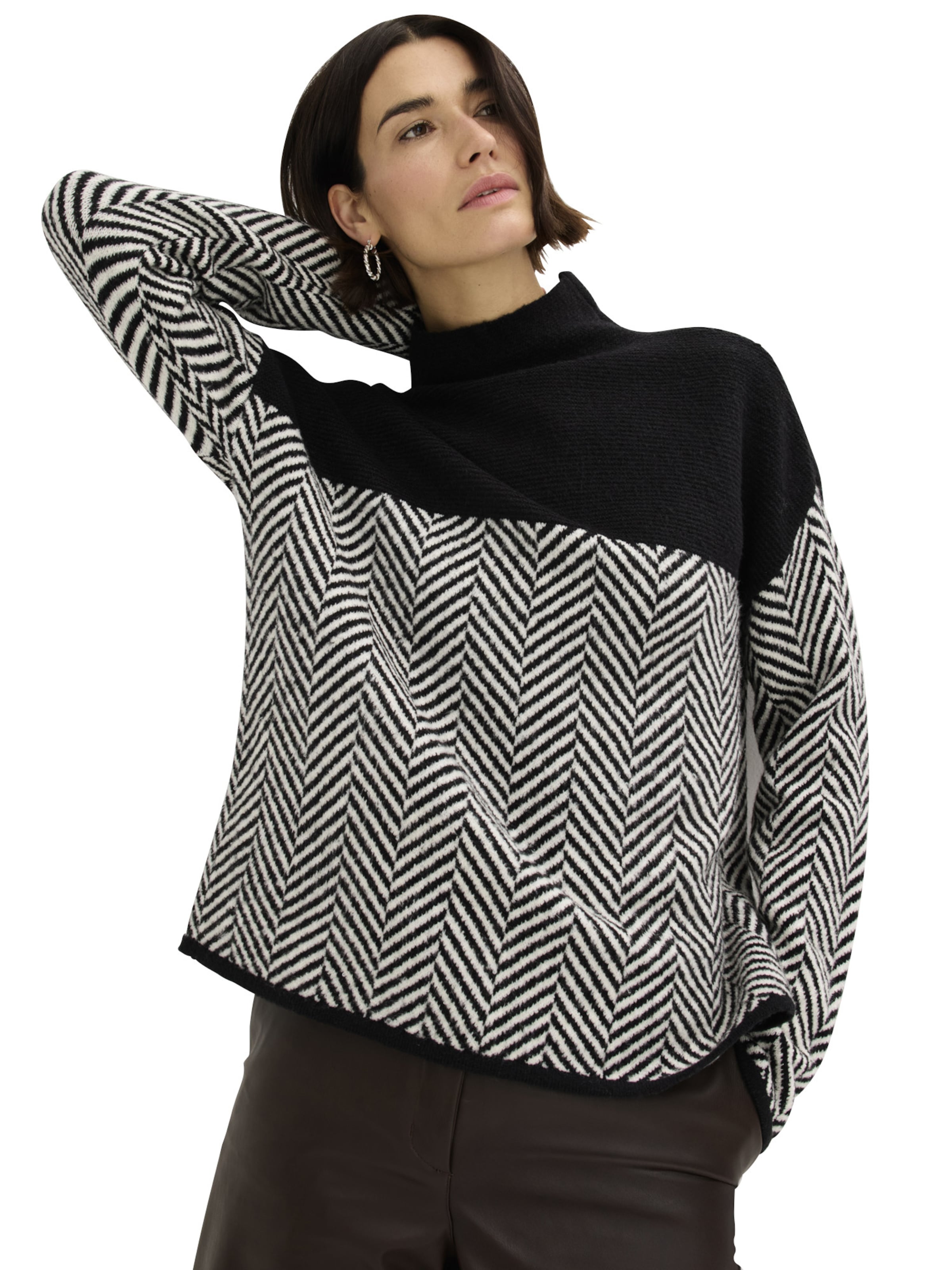 bonprix Sweter w kolorze czarny: przód