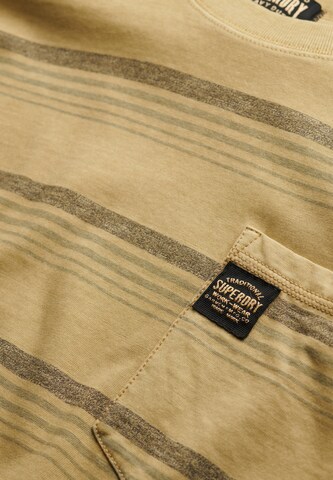 T-Shirt Superdry en marron