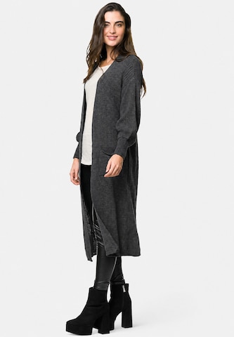 Manteau en tricot Elara en gris
