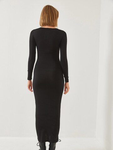 Bianco Lucci Рокля в черно