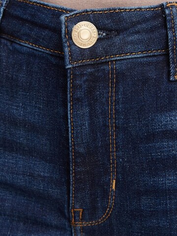 GUESS Flared Jeans 'W6YA15D1584' i blå
