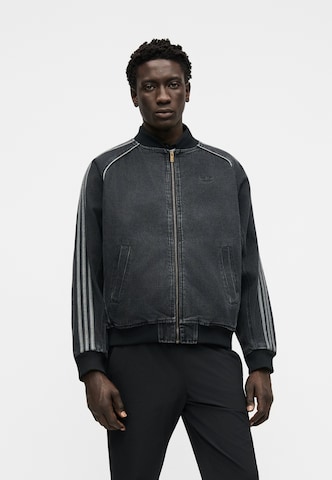 ADIDAS ORIGINALS Tussenjas 'SST' in Zwart: voorkant