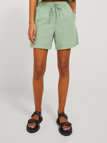 Loosefit Pantaloni 'Amy' di JJXX in verde: frontale