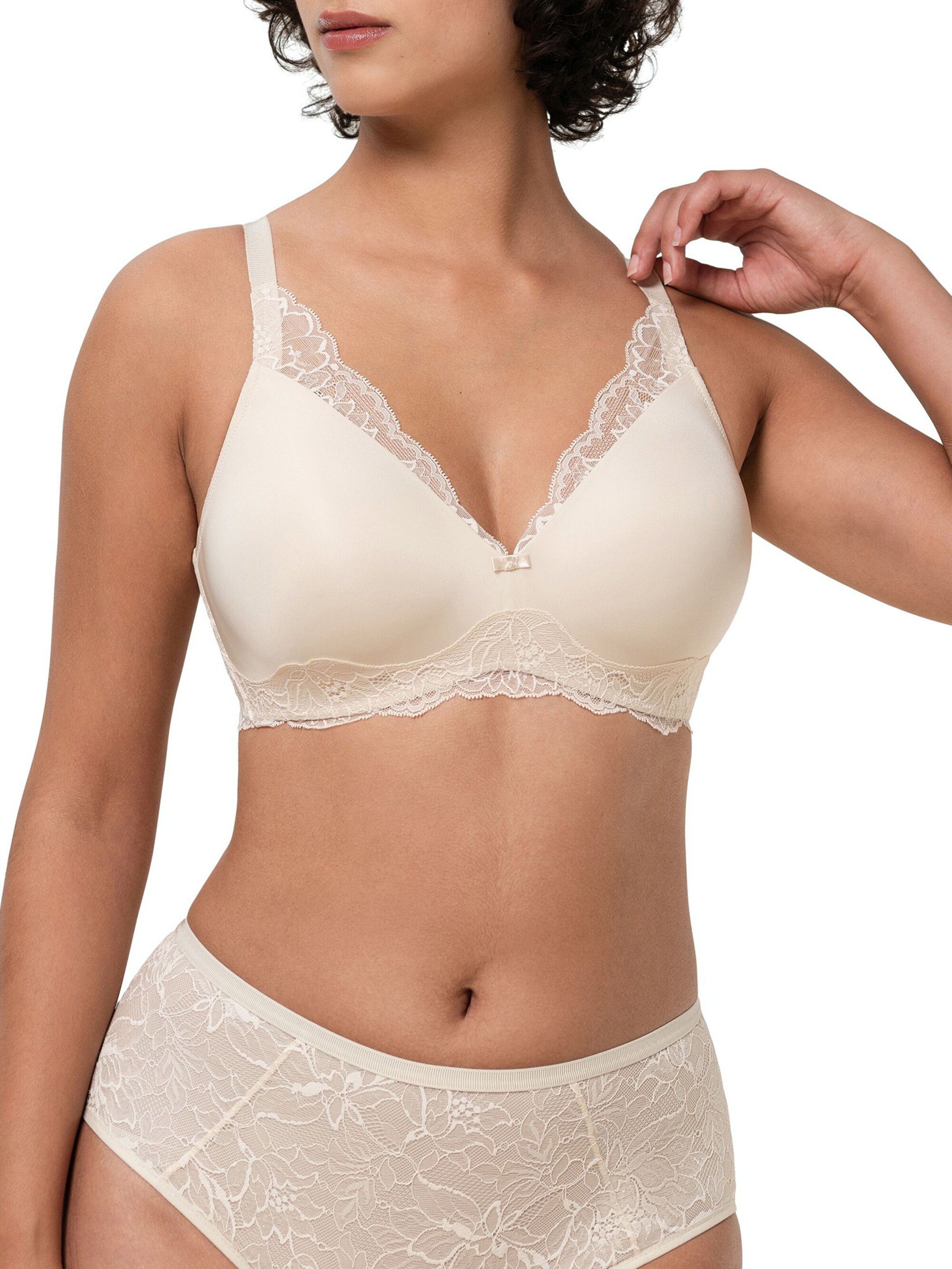 TRIUMPH BH ' Amourette Charm ' in Beige: voorkant