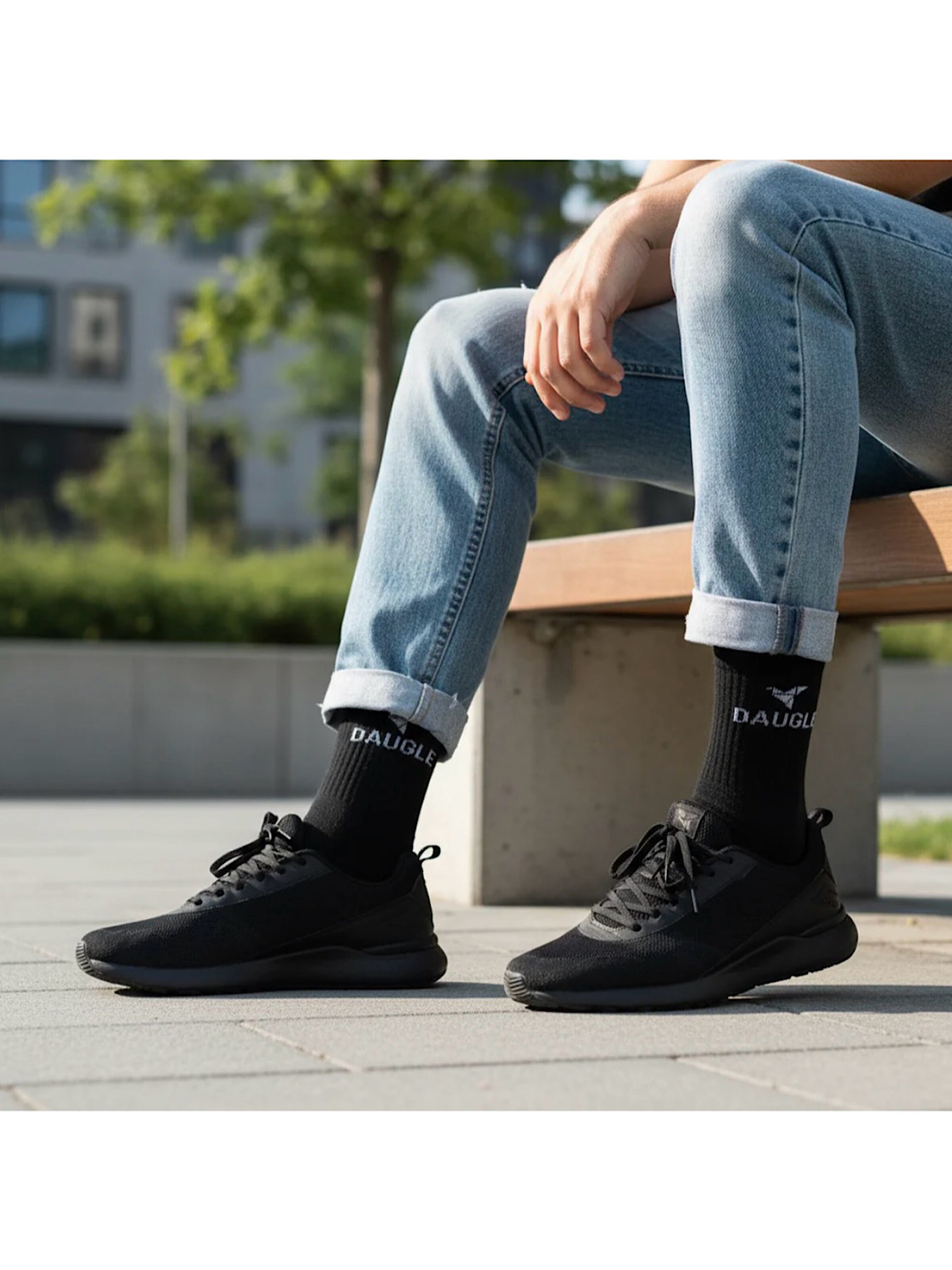 DAUGLE Urheilusukat 'DAUGLE Athletic Training Socks' värissä musta
