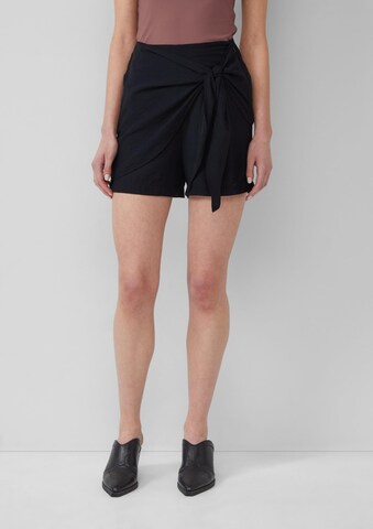 QS Regular Broek in Zwart: voorkant
