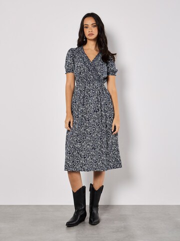 Robe ' ' Apricot en bleu : devant