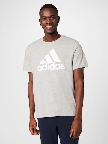 ADIDAS SPORTSWEAR - Camisa funcionais 'Essentials' em cinzento: frente