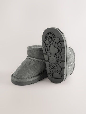Next Stiefel in Grau