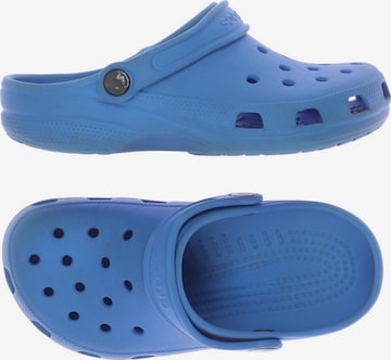 Crocs Sandals & High-Heeled Sandals in 34 in Blue: front