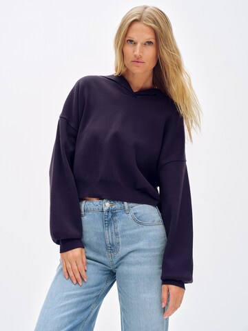 ABOUT YOU x Toni Garrn Sweater 'Carmen' in Blue: front