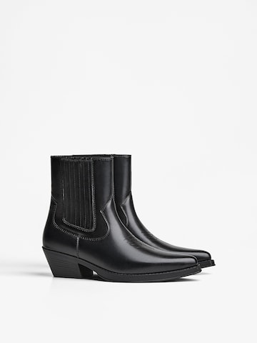 Bershka Cowboy saappaat värissä musta