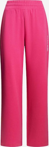 Pantalon Red Bull Racing x Pepe Jeans en rose : devant