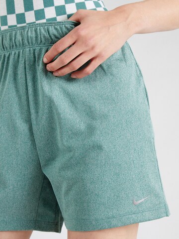 NIKE Regular Спортен панталон 'ATTACK' в зелено