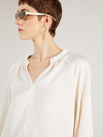 SOAKED IN LUXURY - Blusa 'Ioana' em branco