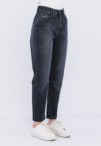 Basics and More Slimfit Jeans in Schwarz