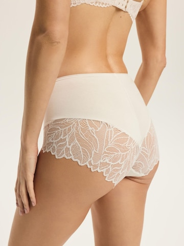 ESOTIQ Boyshorts in White
