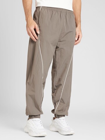 WEEKDAY Tapered Pants 'Thomas' in Grey: front